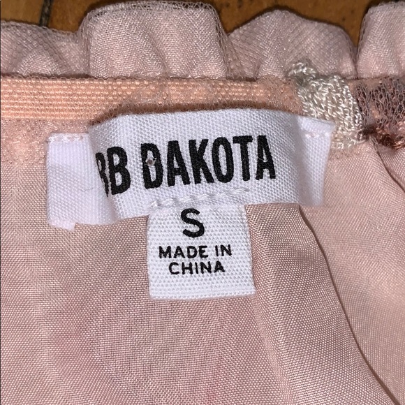 BB Dakota Stussi Off Shoulder Embroidered Top - Picture 7 of 7